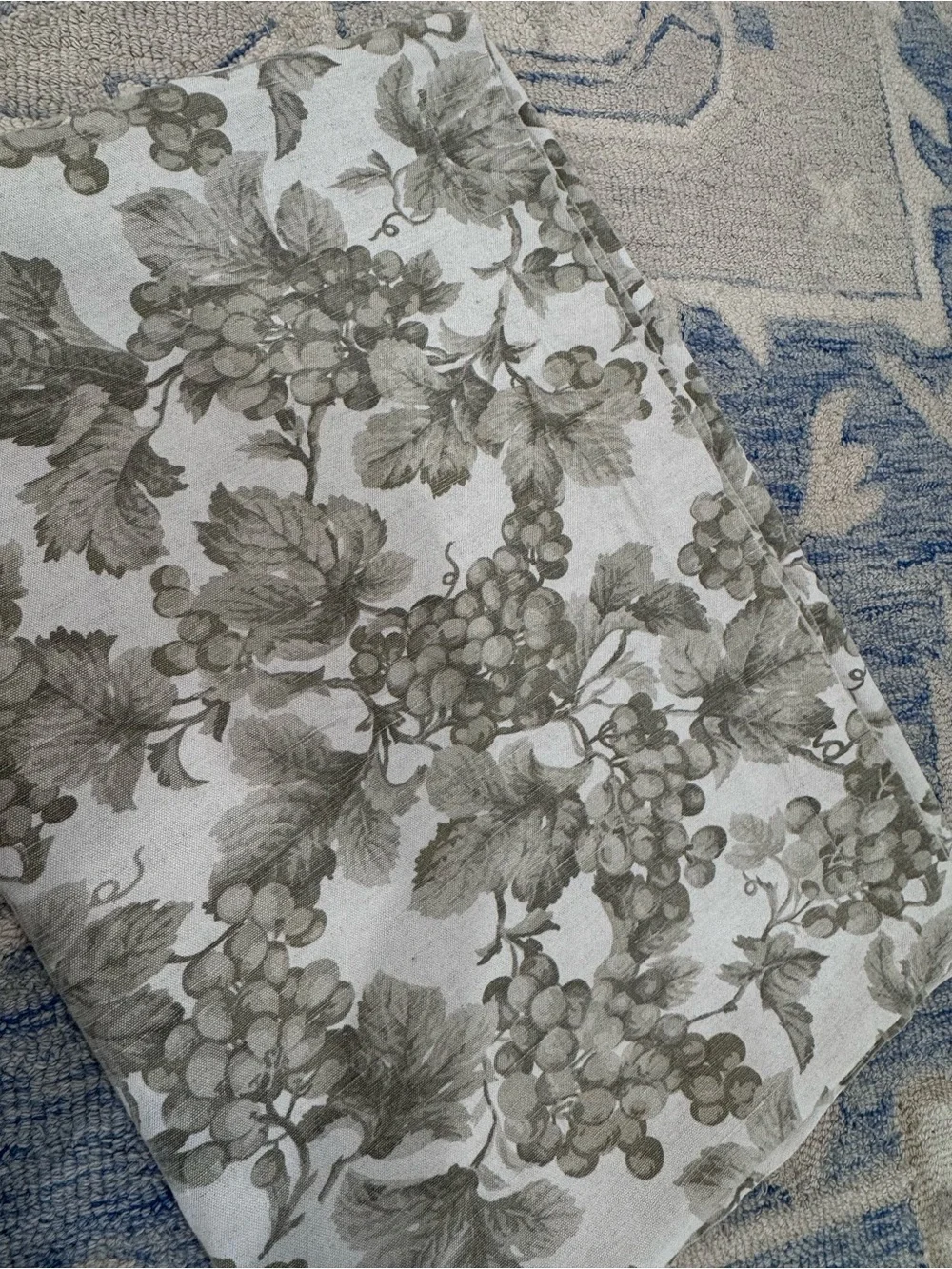 70X180 Williams Sonoma Grape Vine  Tablecloth
